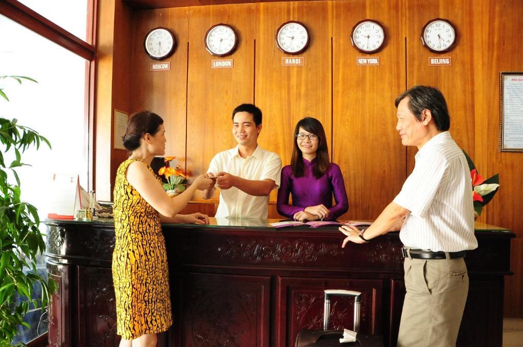 Hong Thang Hotel Хуе Екстериор снимка